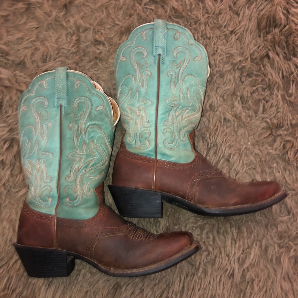 ariat square toed boots